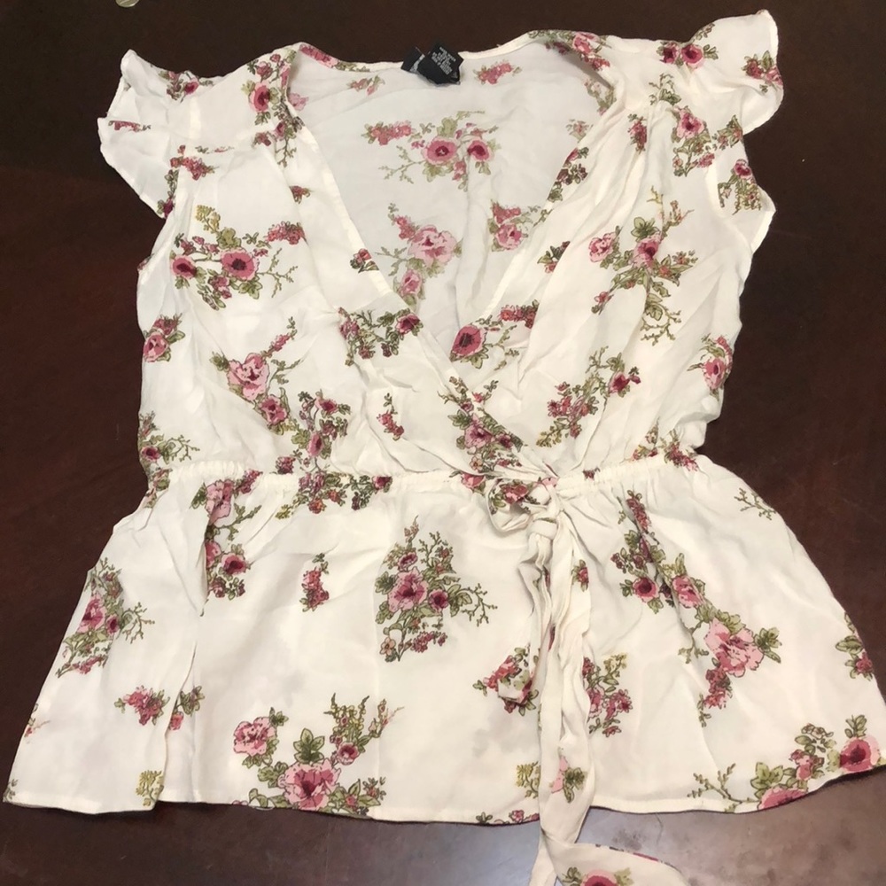 Floral top 🔥